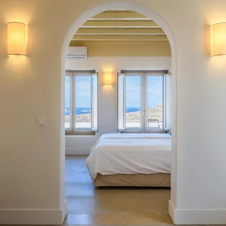 Camarades Mykonos Ано Мера